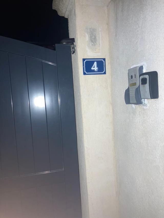 La Nuit Etoilee Ξενοδοχείο Μασσαλία Δωμάτιο φωτογραφία